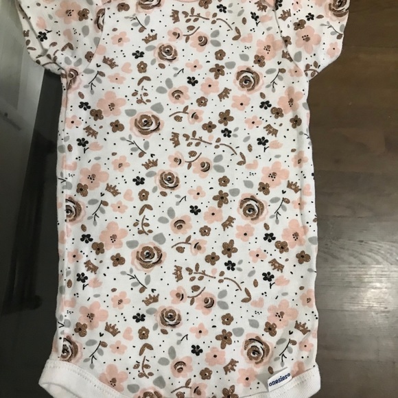 12 months old onesies and romper - Picture 3 of 6